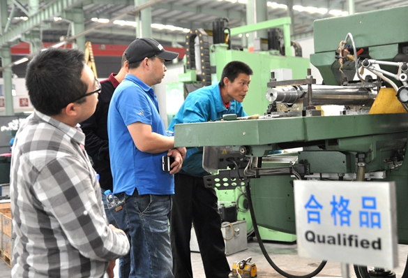 皖南電機:經銷商參觀車間現(xiàn)場 皖南電機:經銷商參觀車間現(xiàn)場